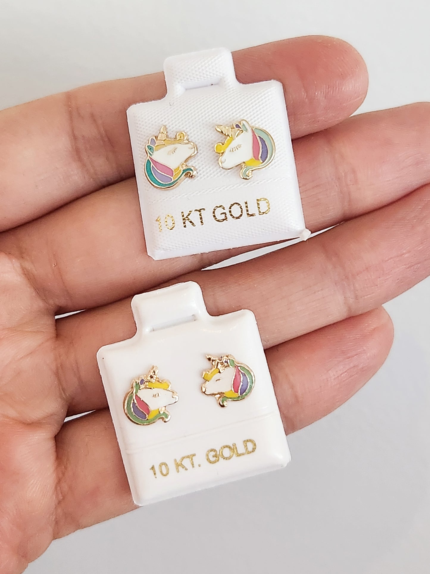 Par de Broquel unicornio (2 tamaños) oro 10k DORADO