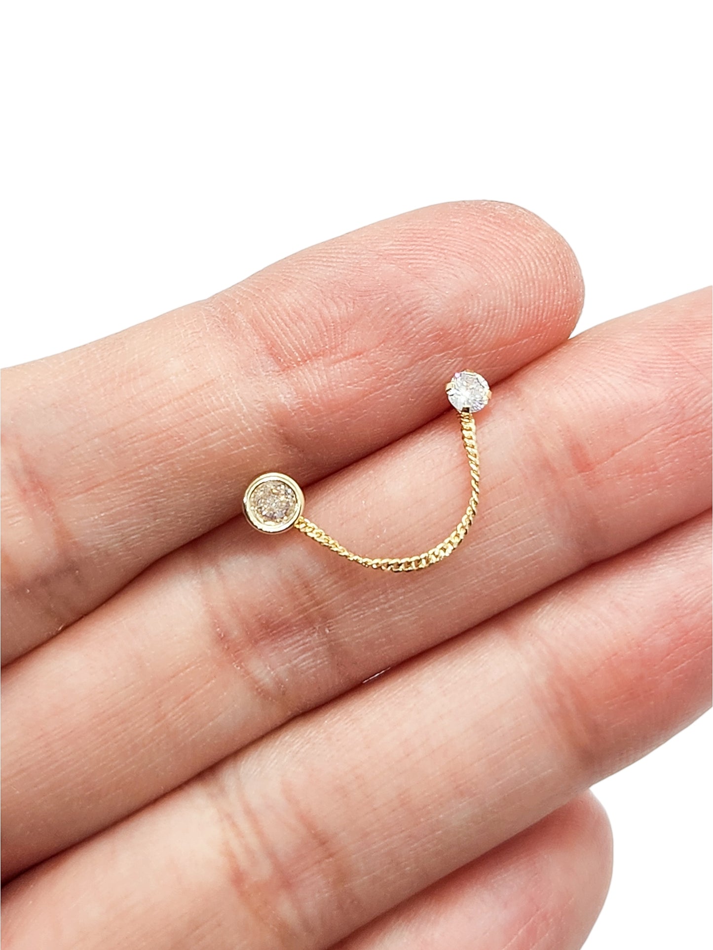 Pieza broquel de cadenita redondo con zirconia oro 10k