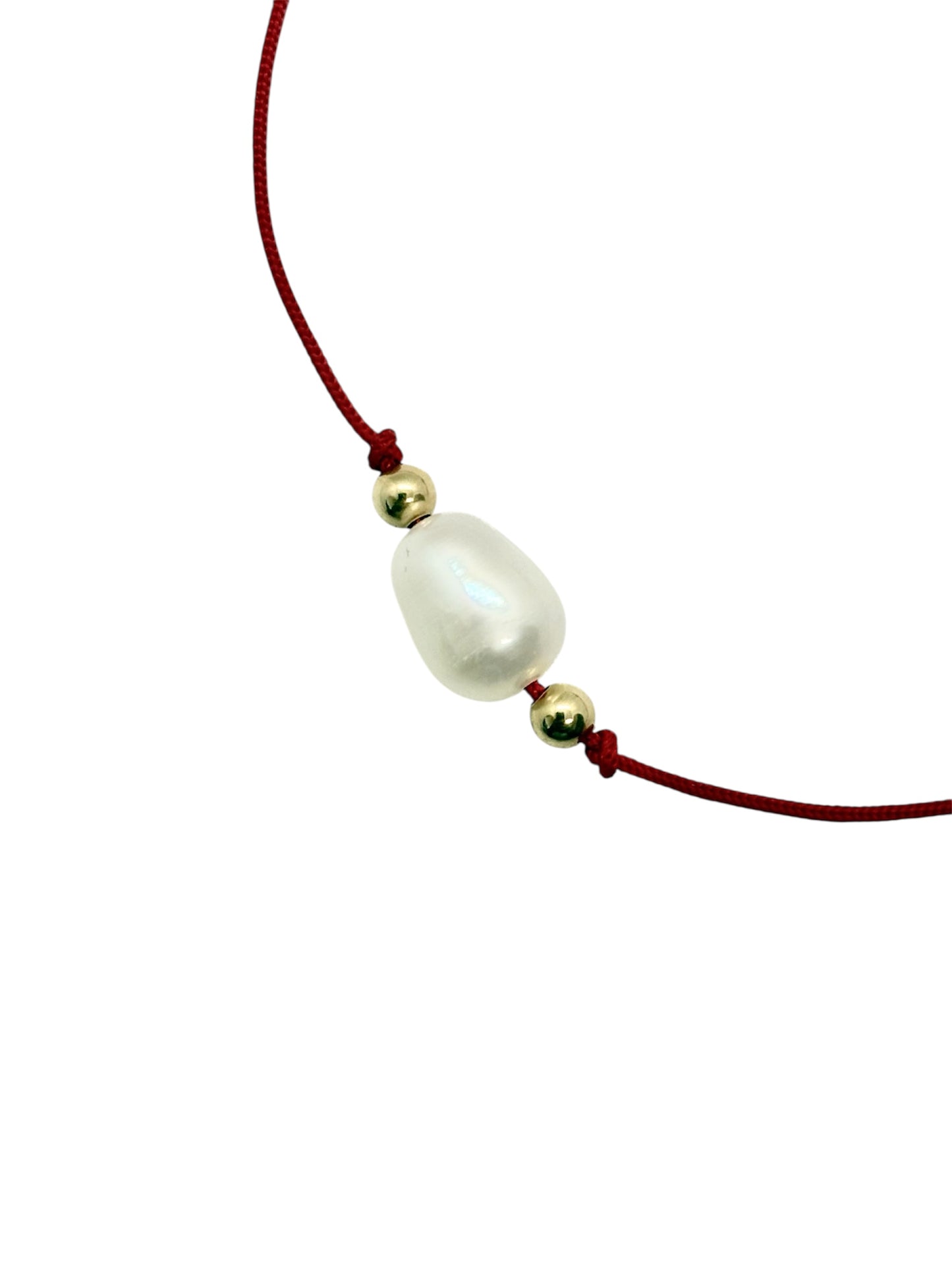 Pulsera de hilo rojo con Perla 1cm y 4 esferas bimetal 3mm