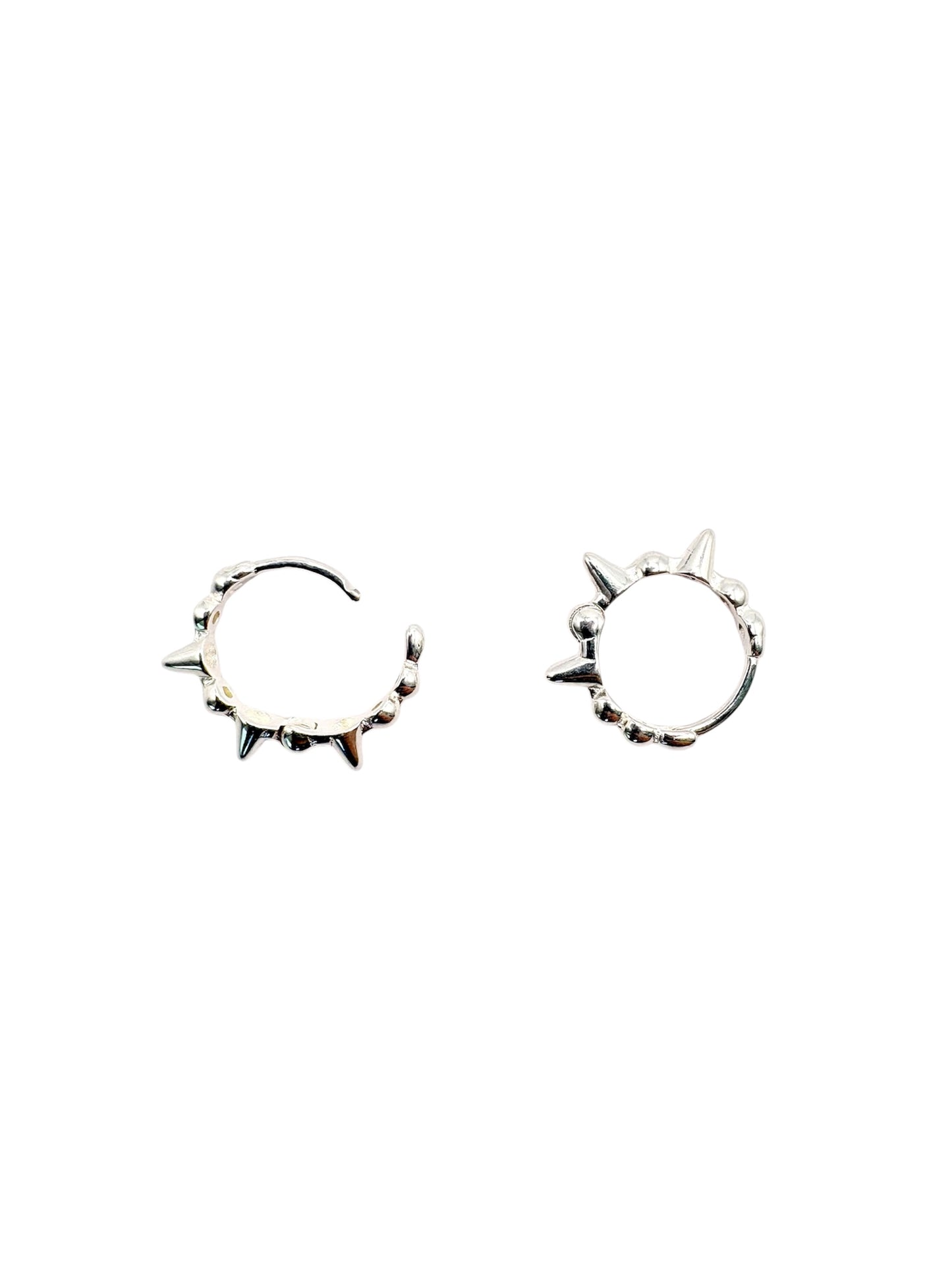 Par de Huggies con picos hecho de Plata 925
