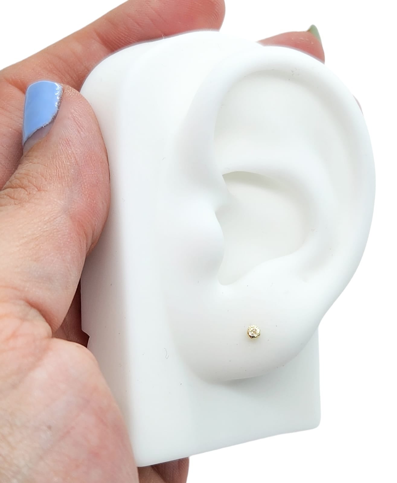 Par o Pieza de Broquel Bisel con Piedra Blanca Mini oro 10k