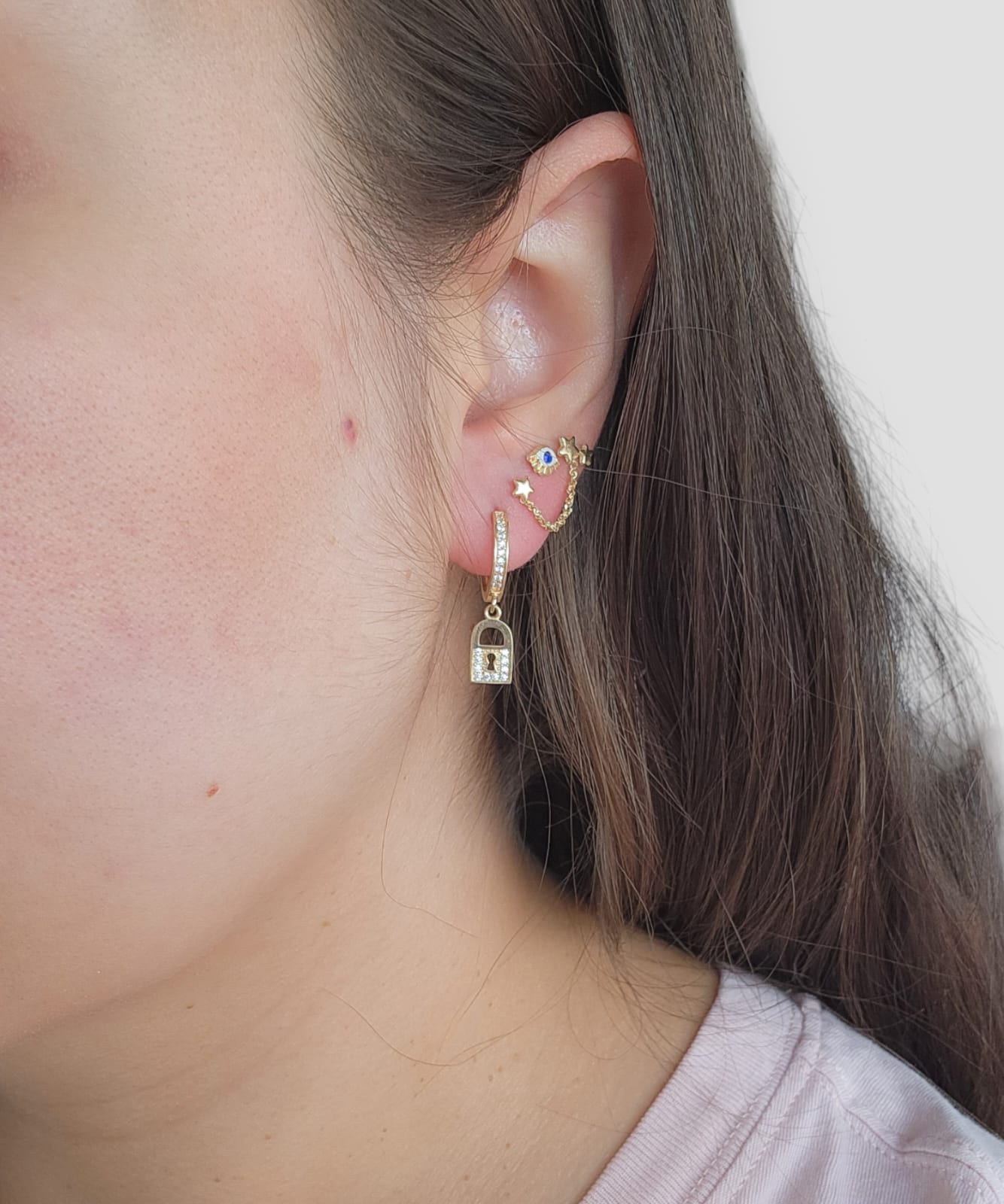 Huggies de candado con circonias