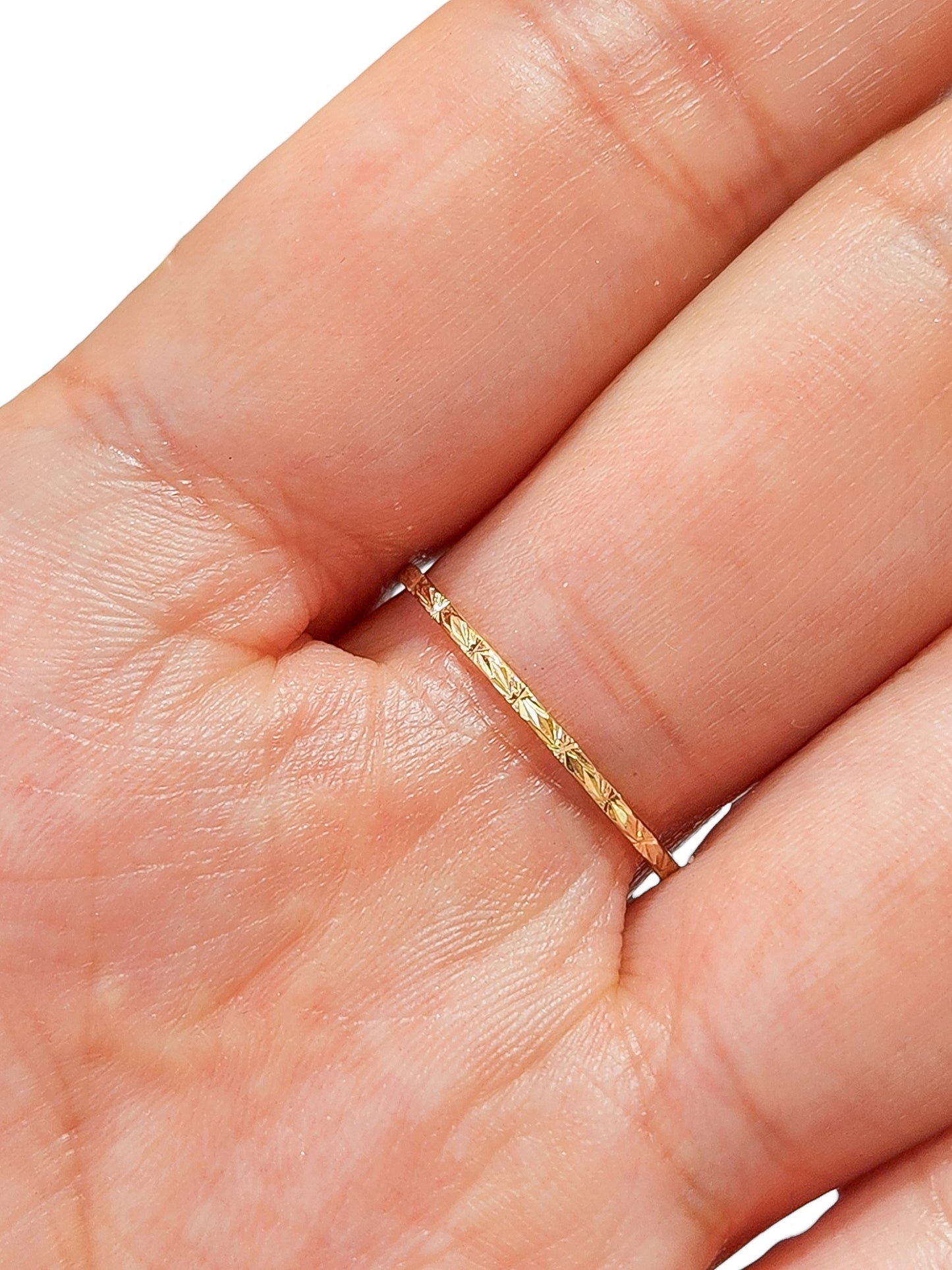 Anillo argolla diamantada estrella