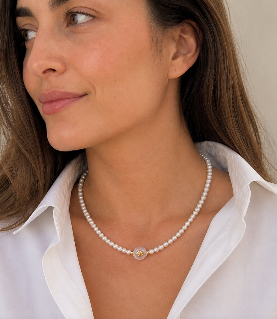 Collar de perlas y bimetal cuarzo corazón