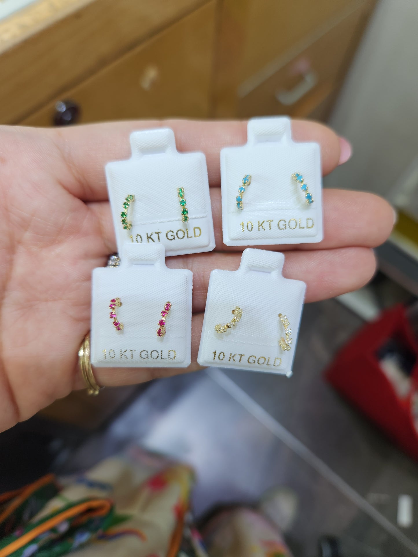 Par o Pieza de Broquel media coqueta azul CH Oro de 10k DORADO