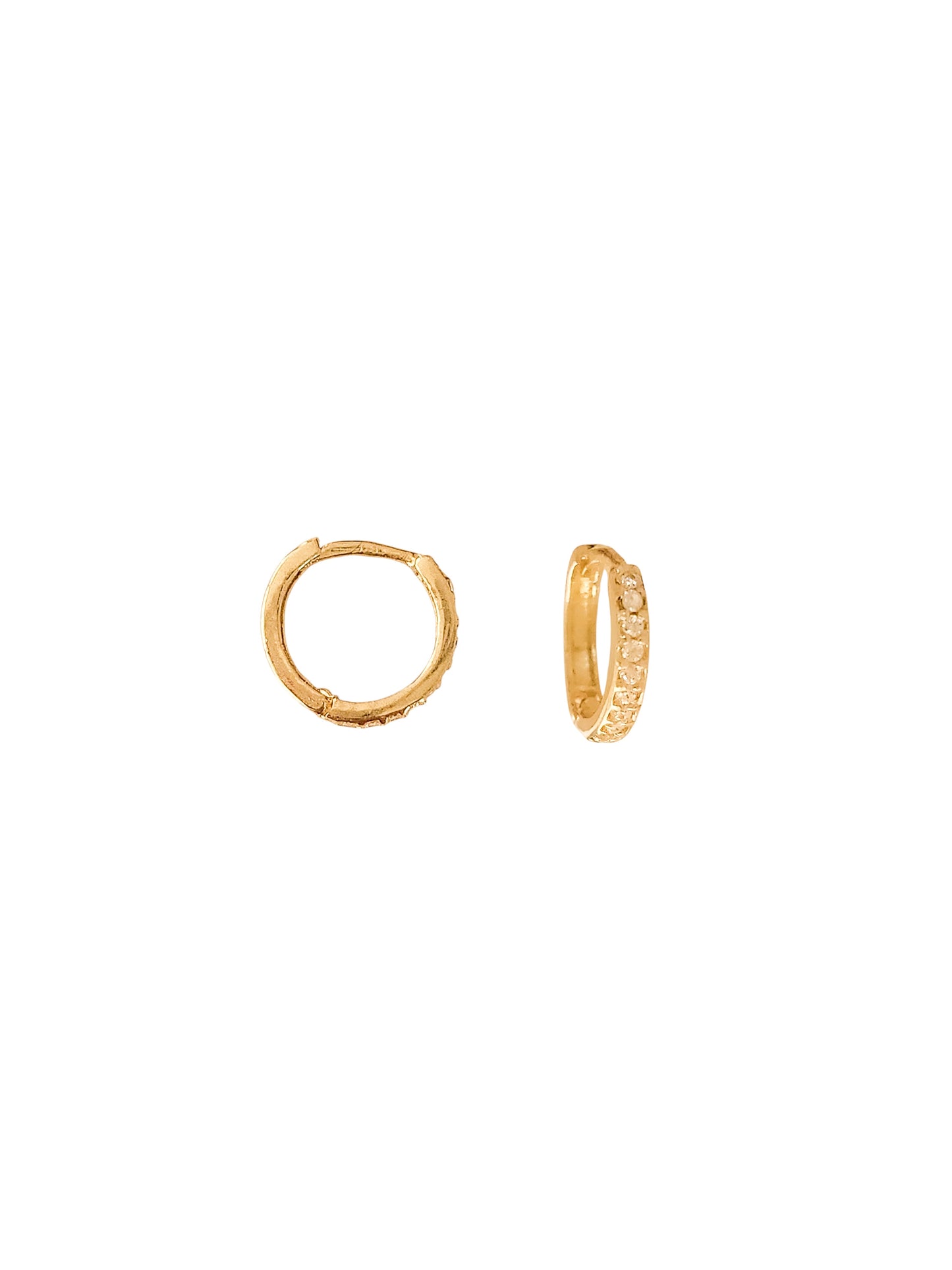 Huggies con piedras básico 1cm oro 10k