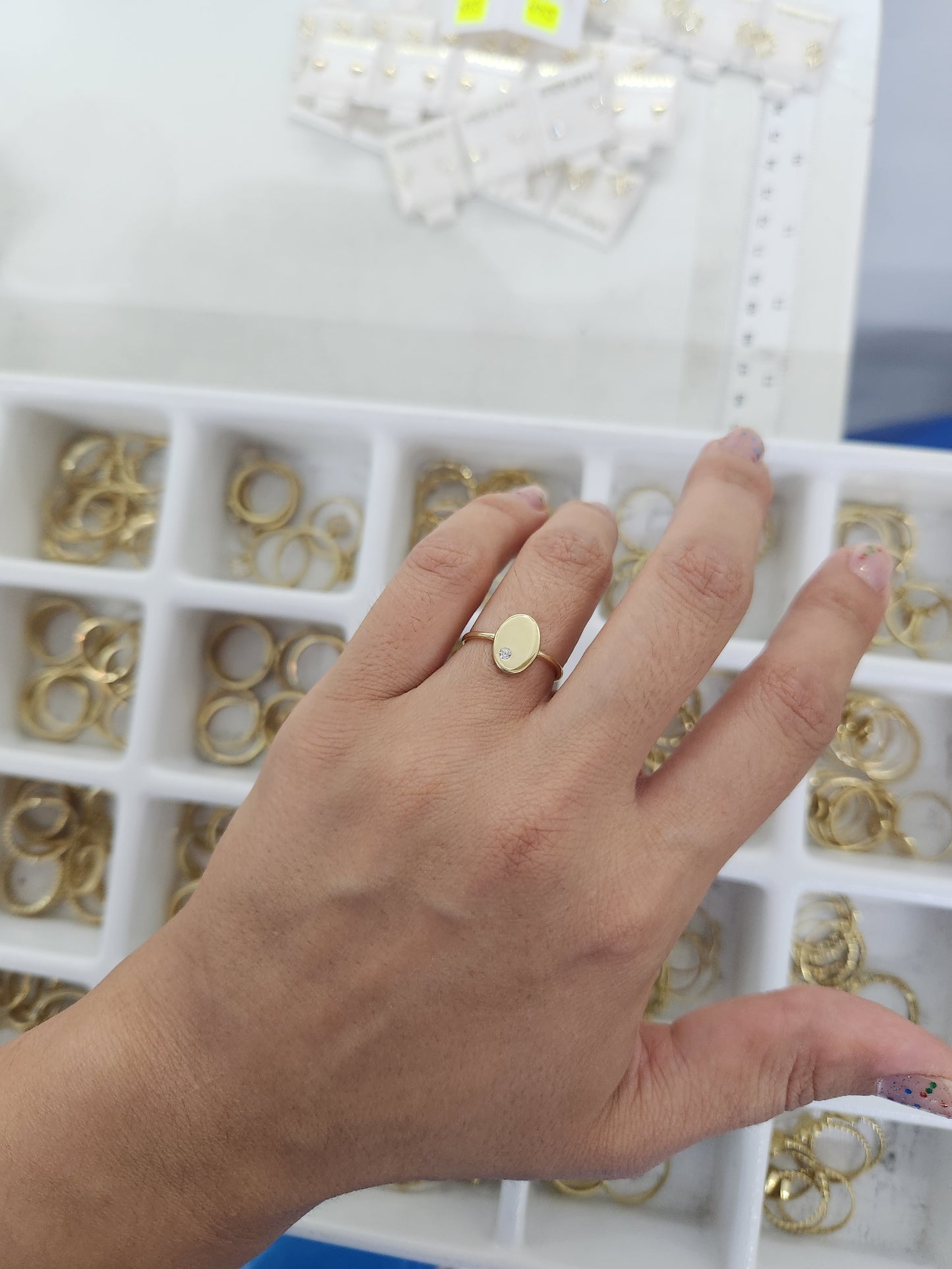Anillo ovalado 3d y plano con piedra oro 10k dorado