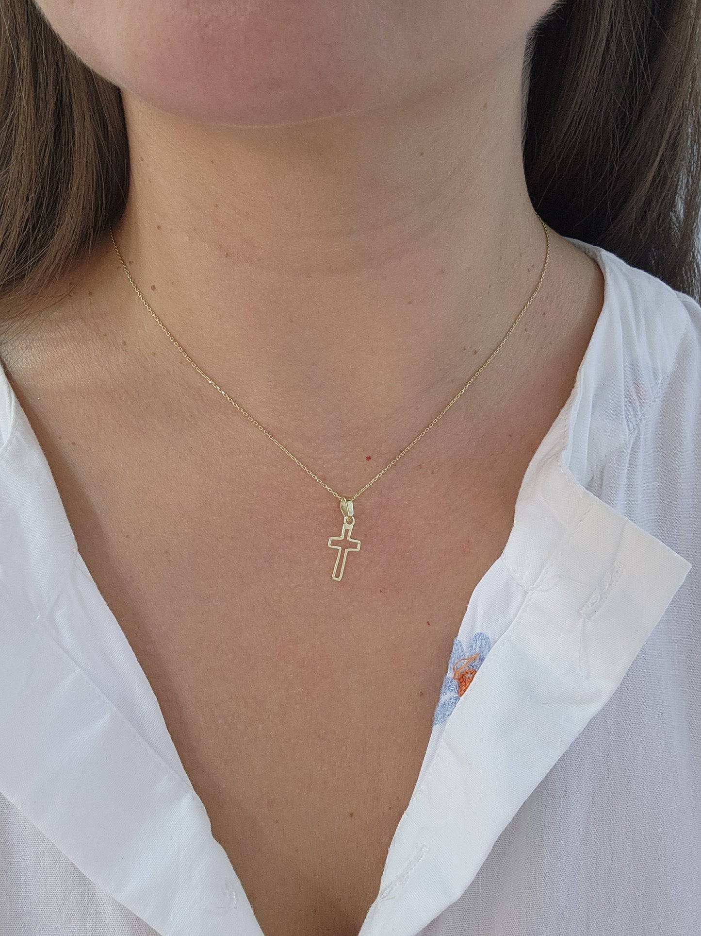 Dije cruz silueta plana oro 10k