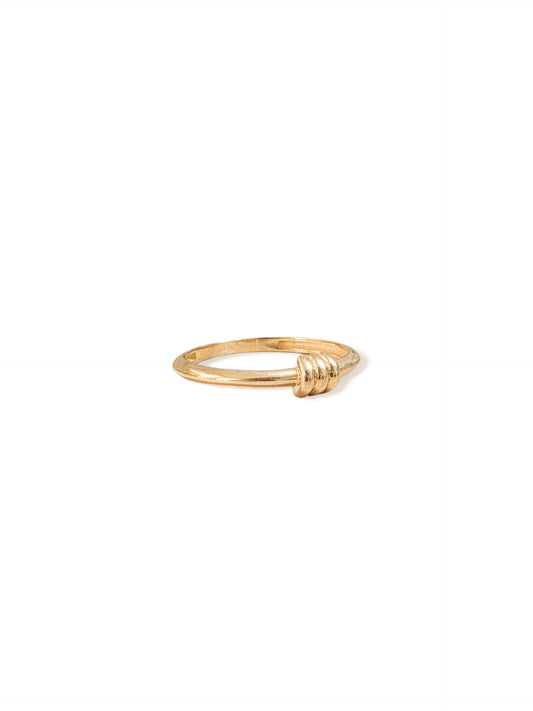 Anillo nudo ORO 10K.