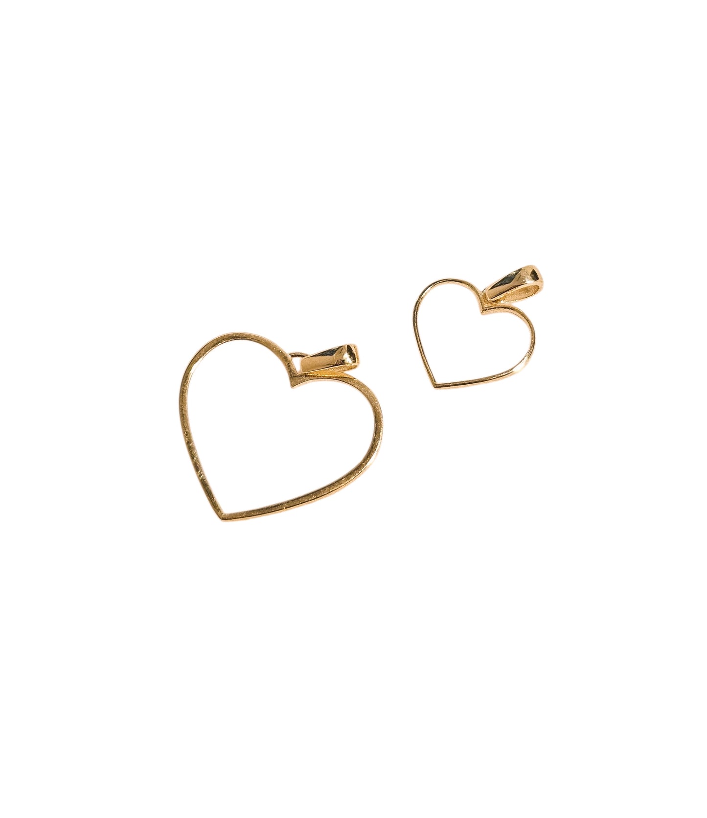 Dije corazón contorno delgado CH y G oro 10k