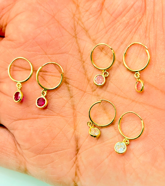 Par arracada mini con dije circonita Oro 10K