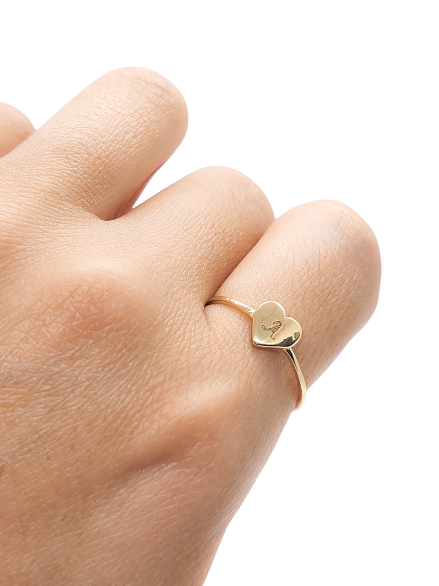 Anillo INICIAL personalizado corazón liso grande oro 10k