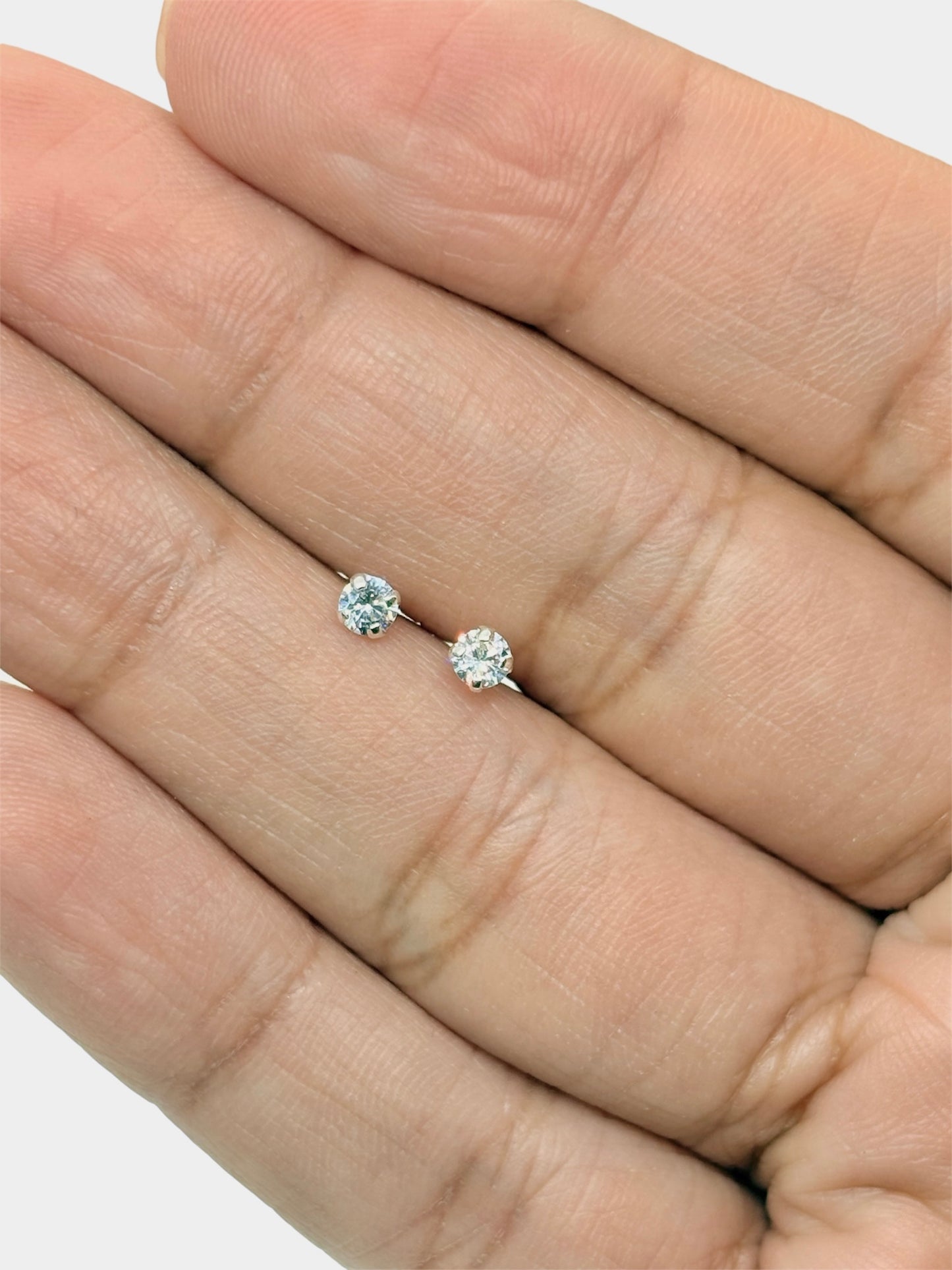Amaris Broquel basico recto de circonia blanca 3mm Plata 925
