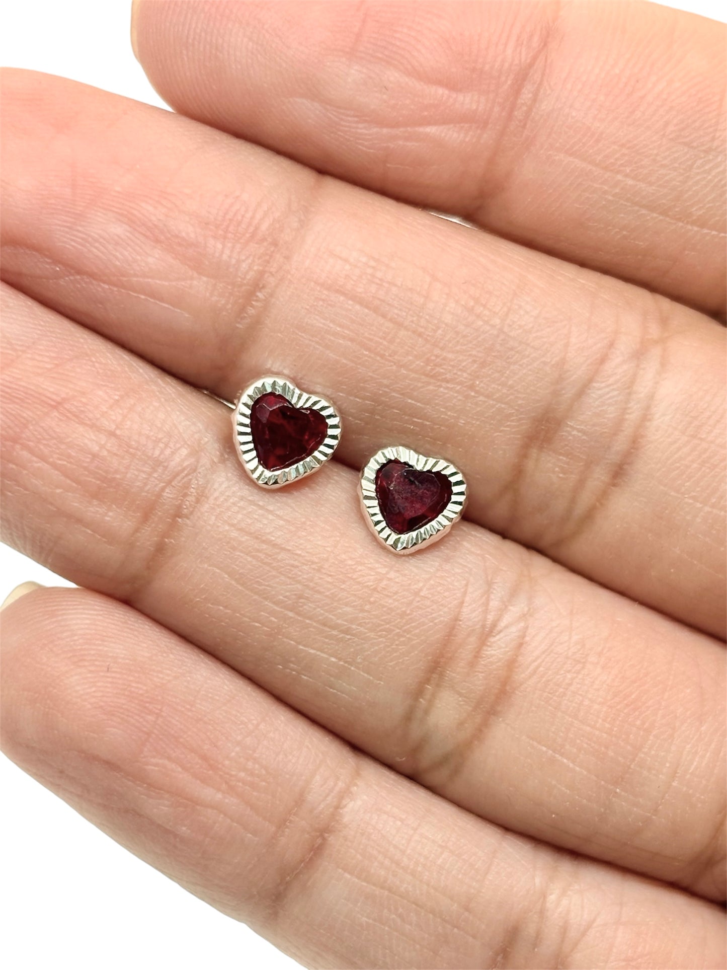 Amaris Broquel en forma de corazón con biselado diamantado 6mm PLATA 925 Garantizado