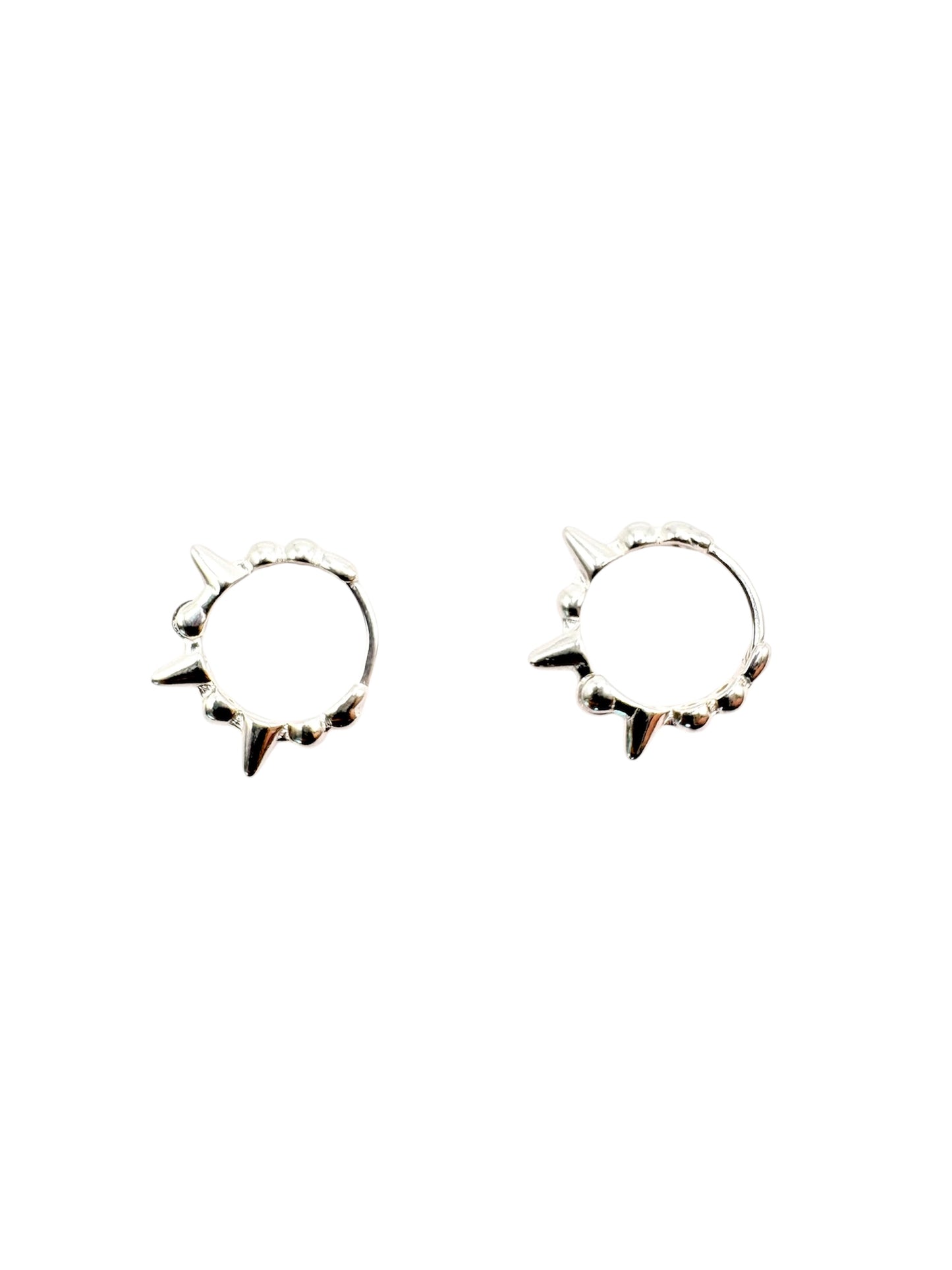 Par de Huggies con picos hecho de Plata 925