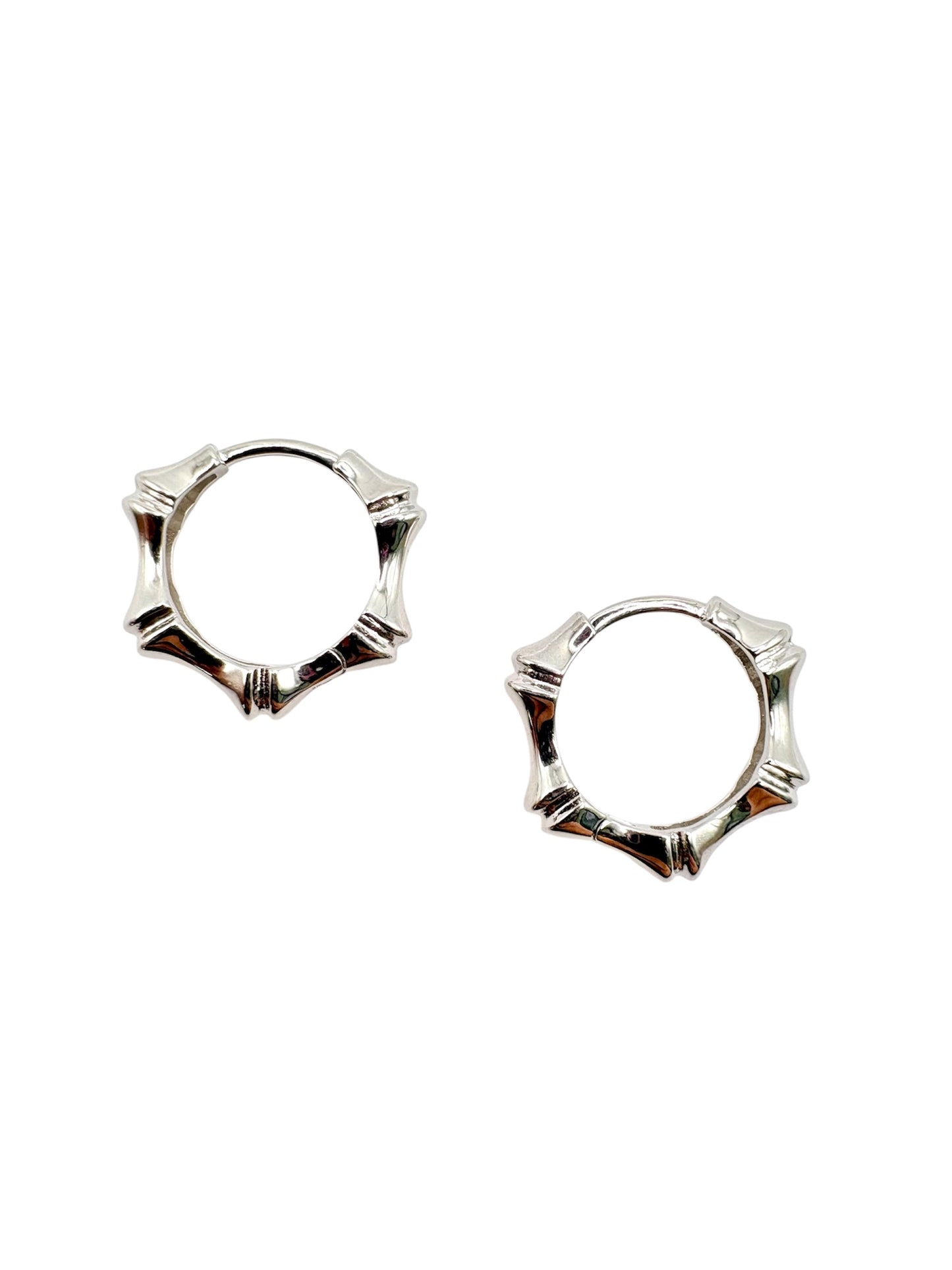 Par de Huggies con espinas hecho de plata 925