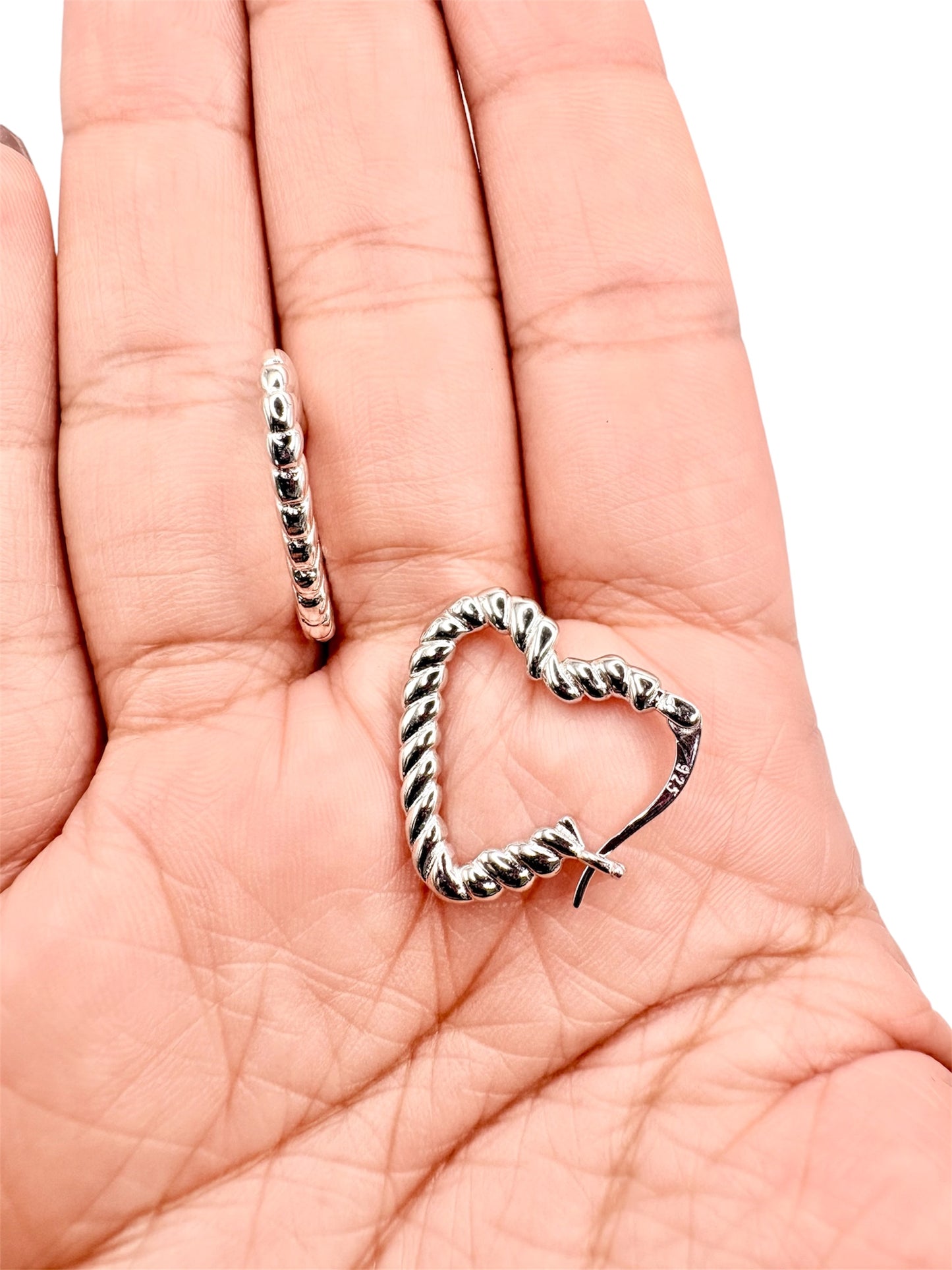 Par arracada corazon hecho de plata 925