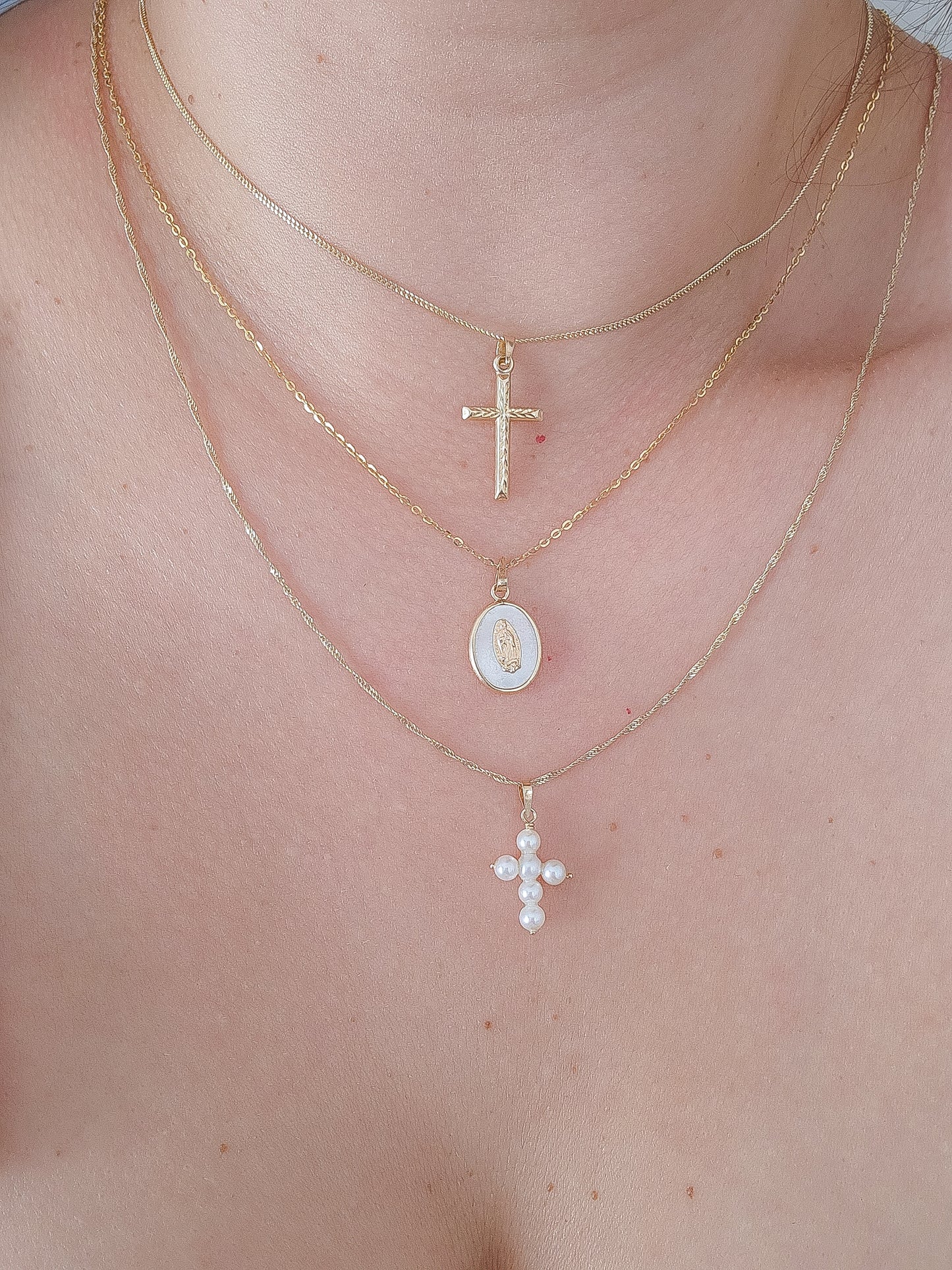 Dije cruz perla natural oro 10k