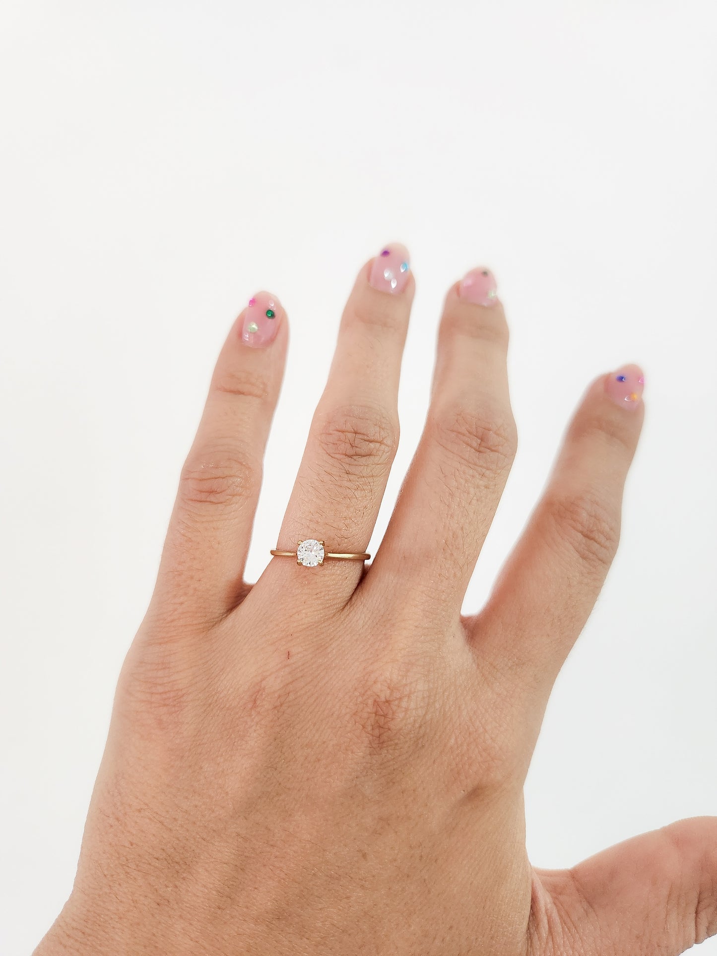 Anillo solitario con zirconia blanca oro 10k