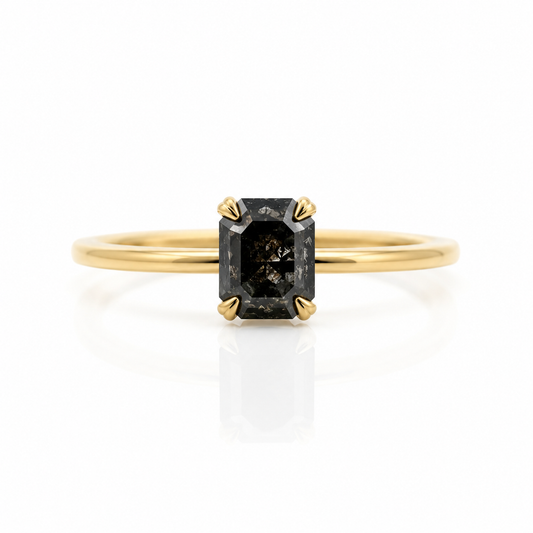Anillo de diamante natural "Salt and Pepper"solitario oro 10k 2 Emerald cut