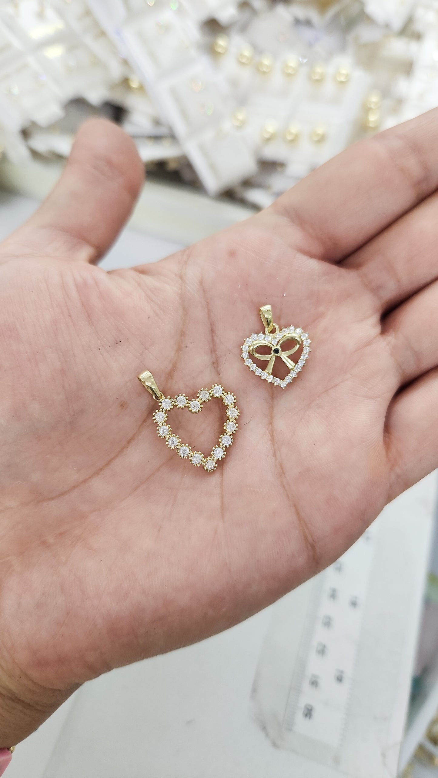 Dije corazón zirconias 10k