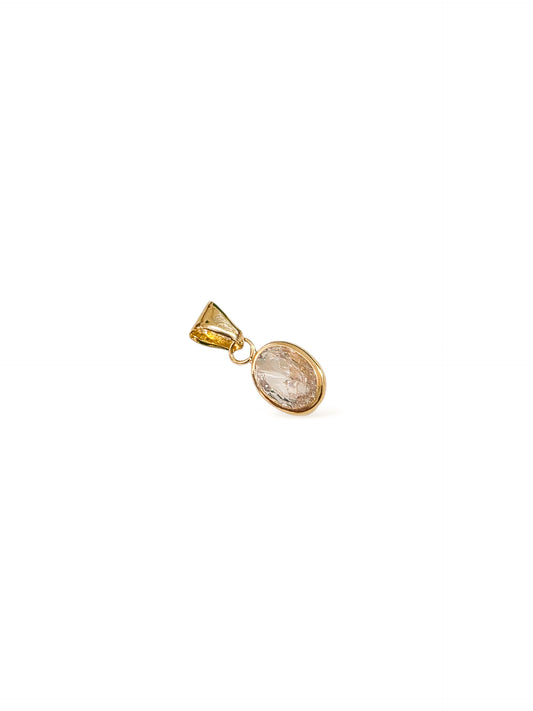 Dije corte oval con zirconia blanco oro 10k