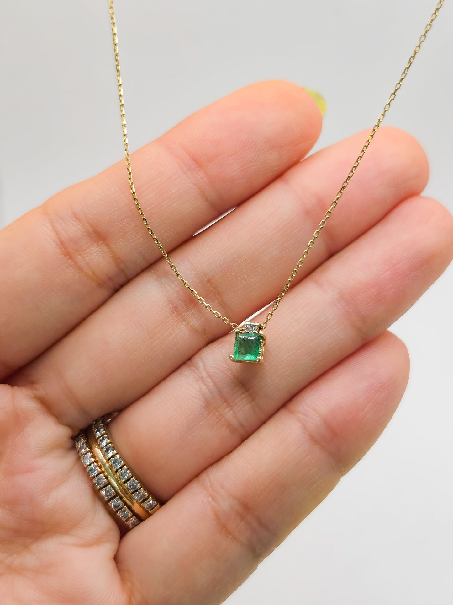 Gargantilla de Esmeralda natural corte princess y diamante oro 10k