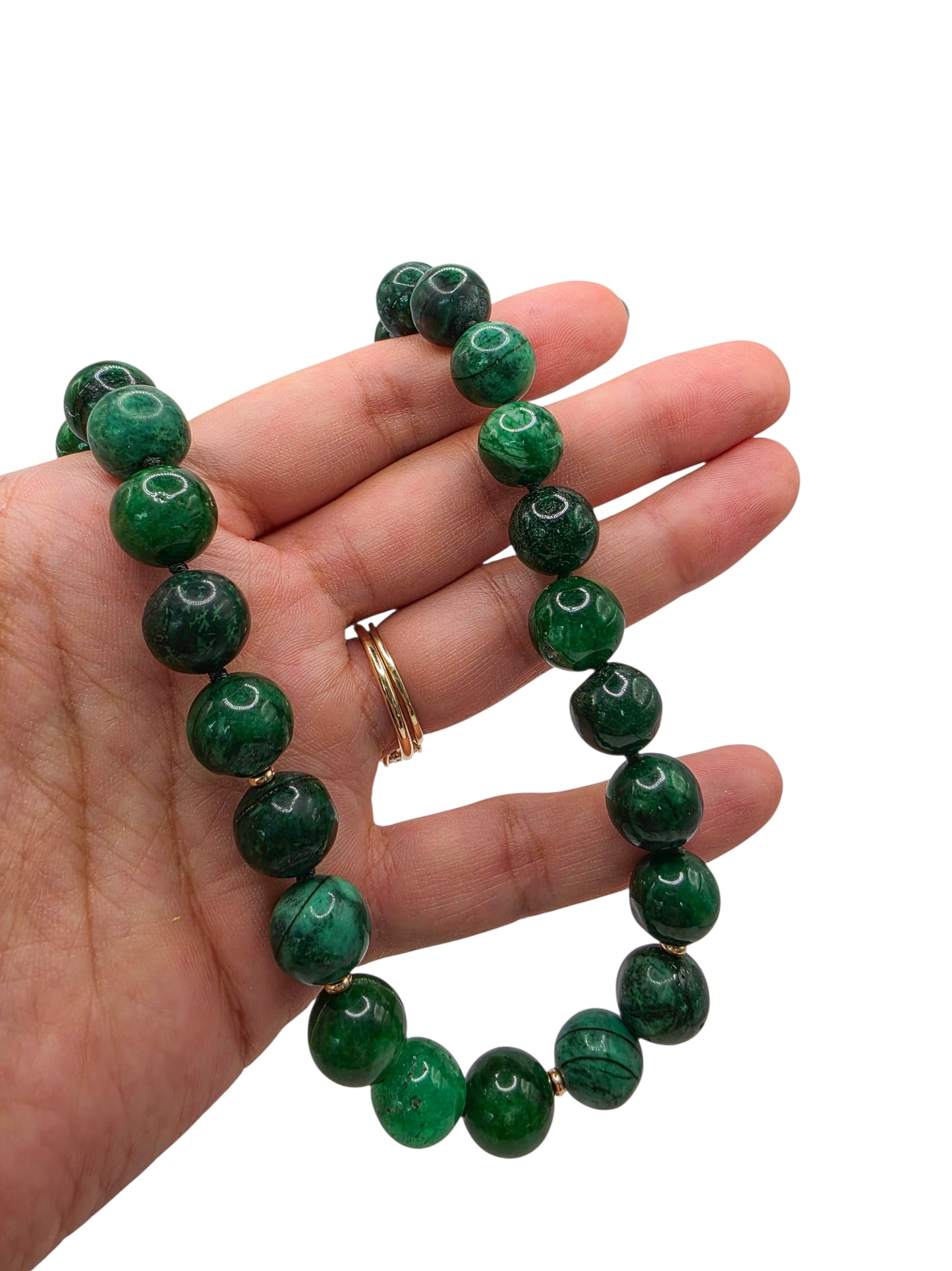 Gargantilla jade con donas y broche de oro 10k