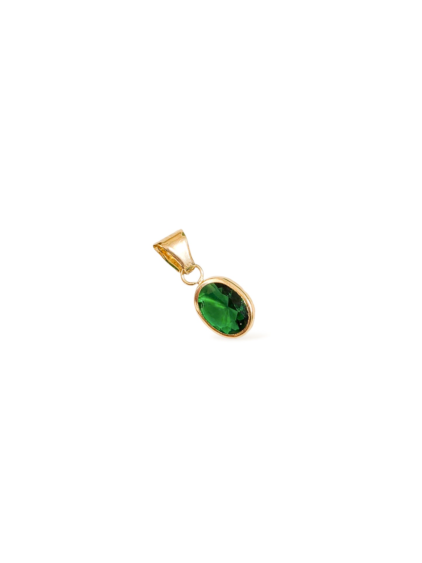 Dije corte oval con zirconia verde oro 10k