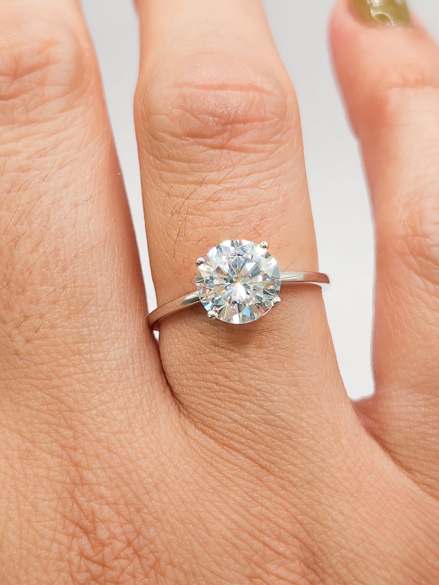 Anillo solitario con piedra Moissanita Plata 925