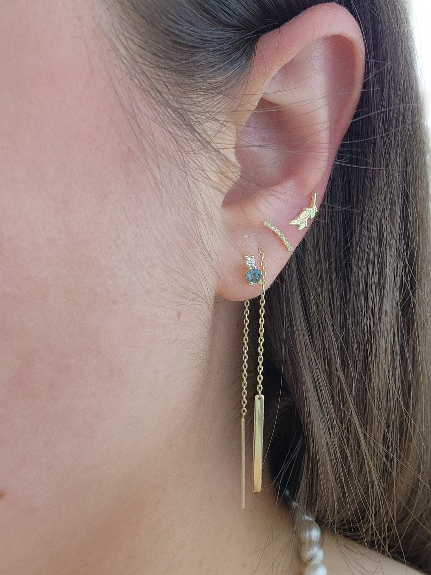 Aretes tu y yo zafiro natural y diamante de laboratorio oro 10k