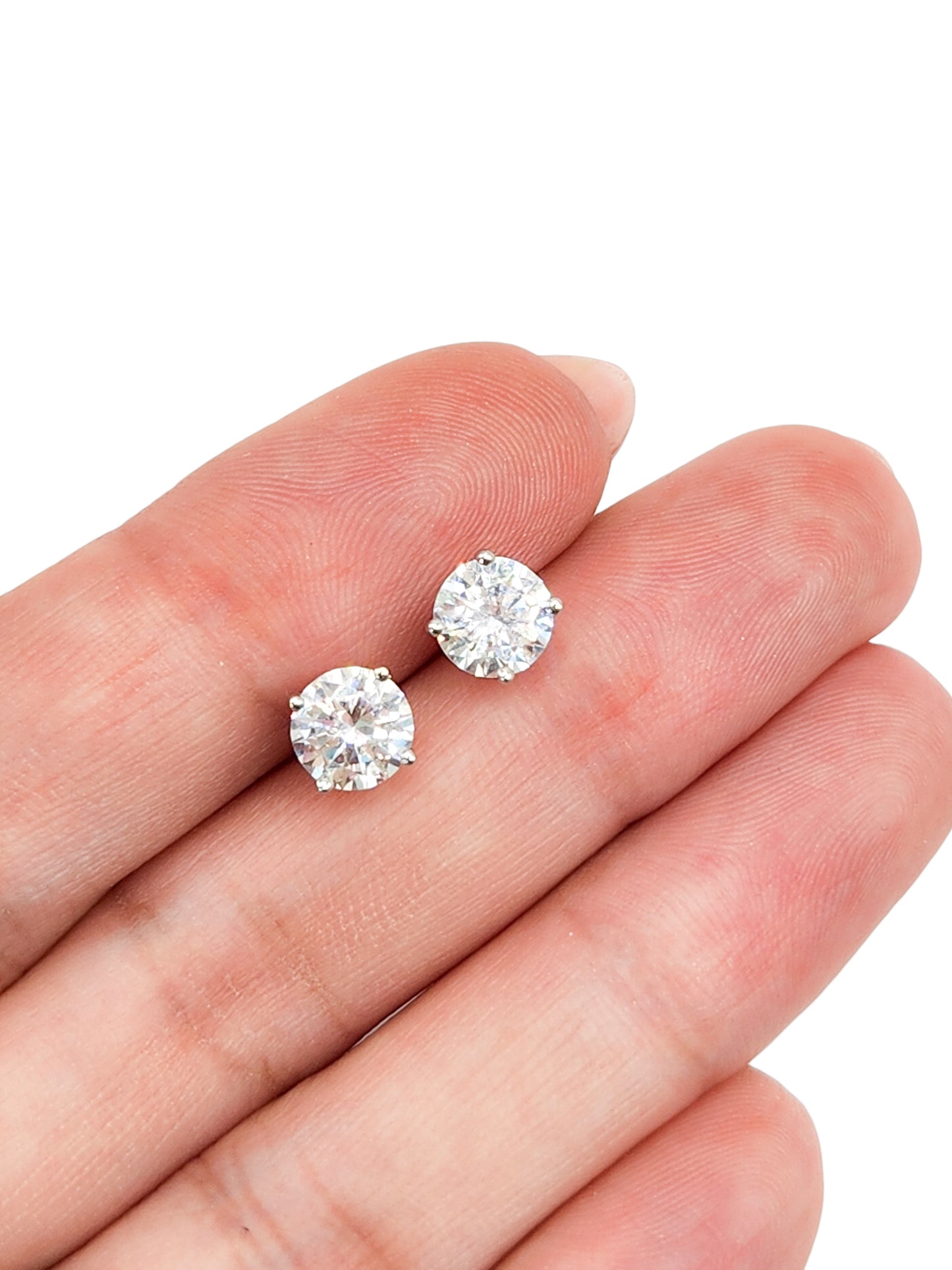 Broquel Plata 925 con piedra Moissanita