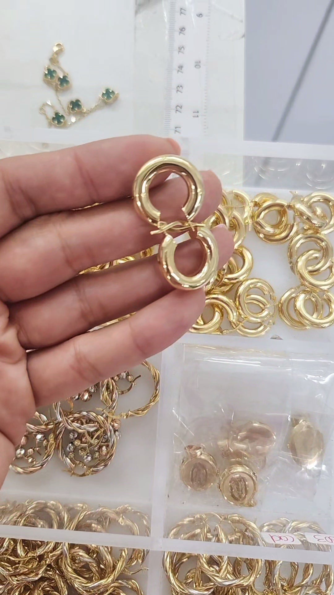 Arracadas chunky lisas oro amarillo 3 tamaños 10k
