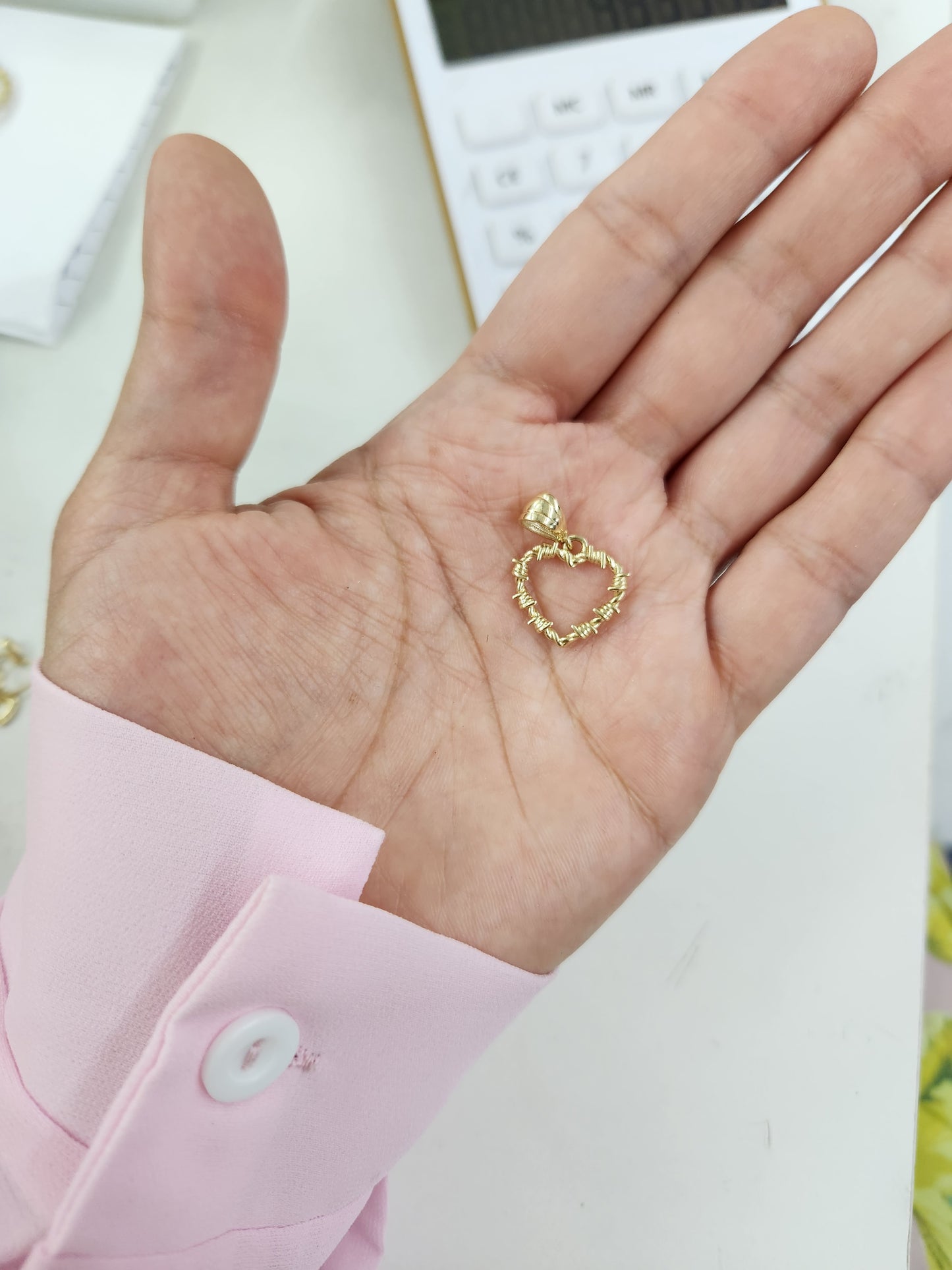 Dije corazón espinas oro 10k