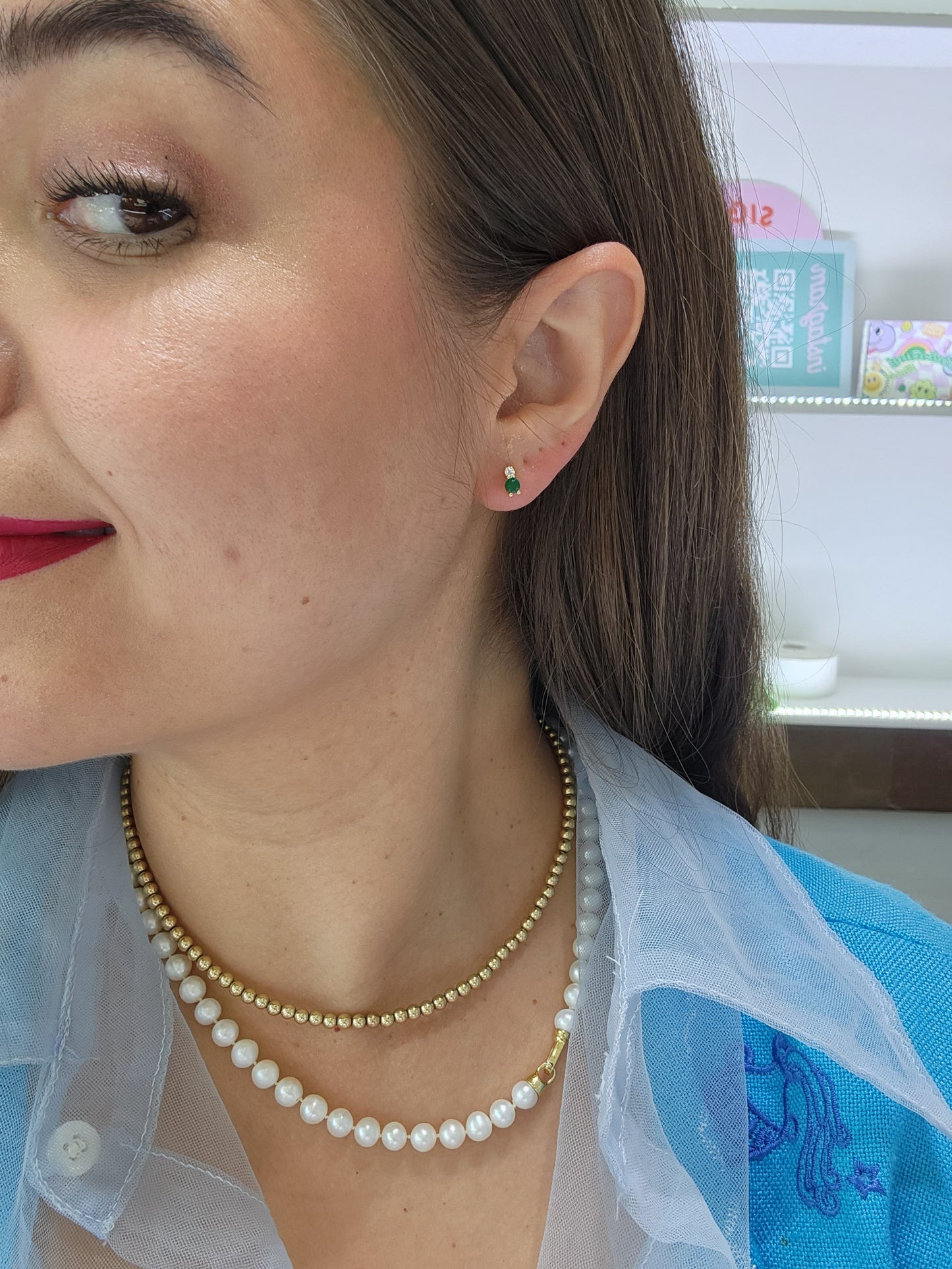 Aretes tu y yo esmeralda natural y diamante de laboratorio oro 10k