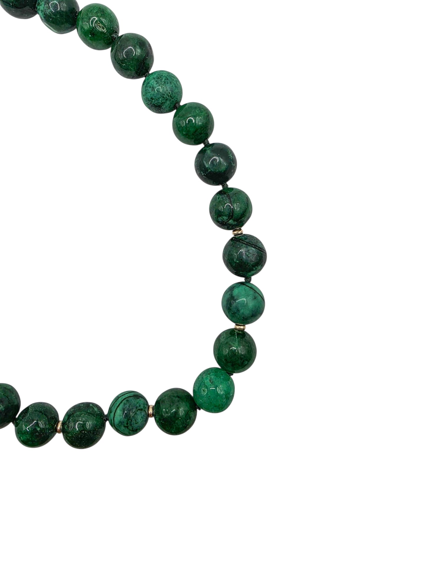 Gargantilla jade con donas y broche de oro 10k