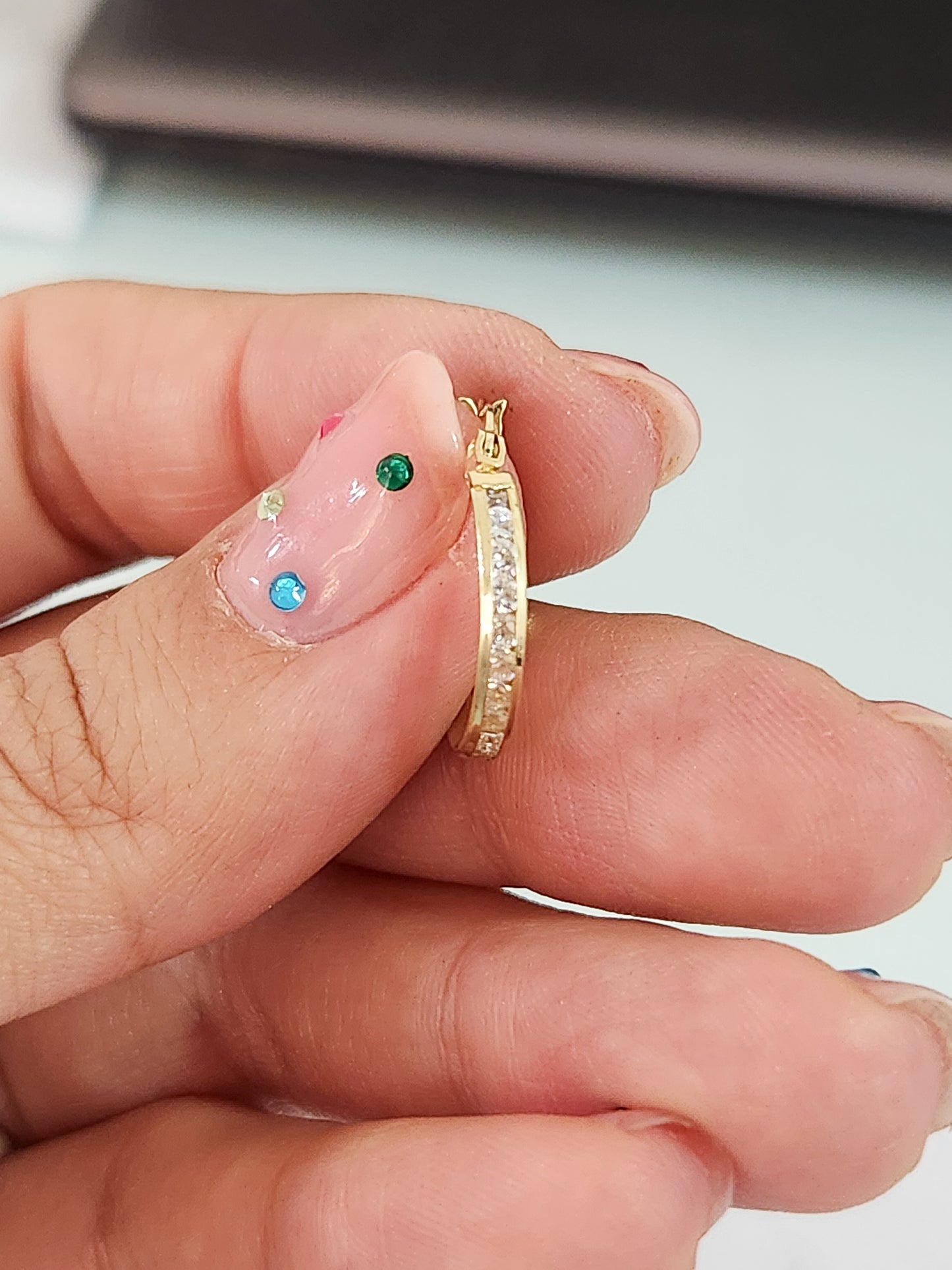 Arracadas con piedras bisel oro 10k