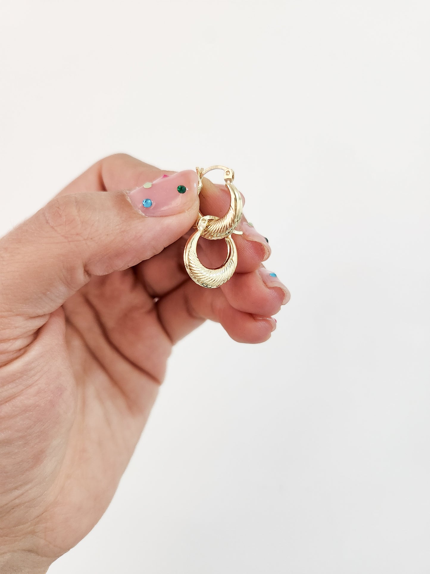 Arracadas estilo canasta espiral estilo chunky oro 10k