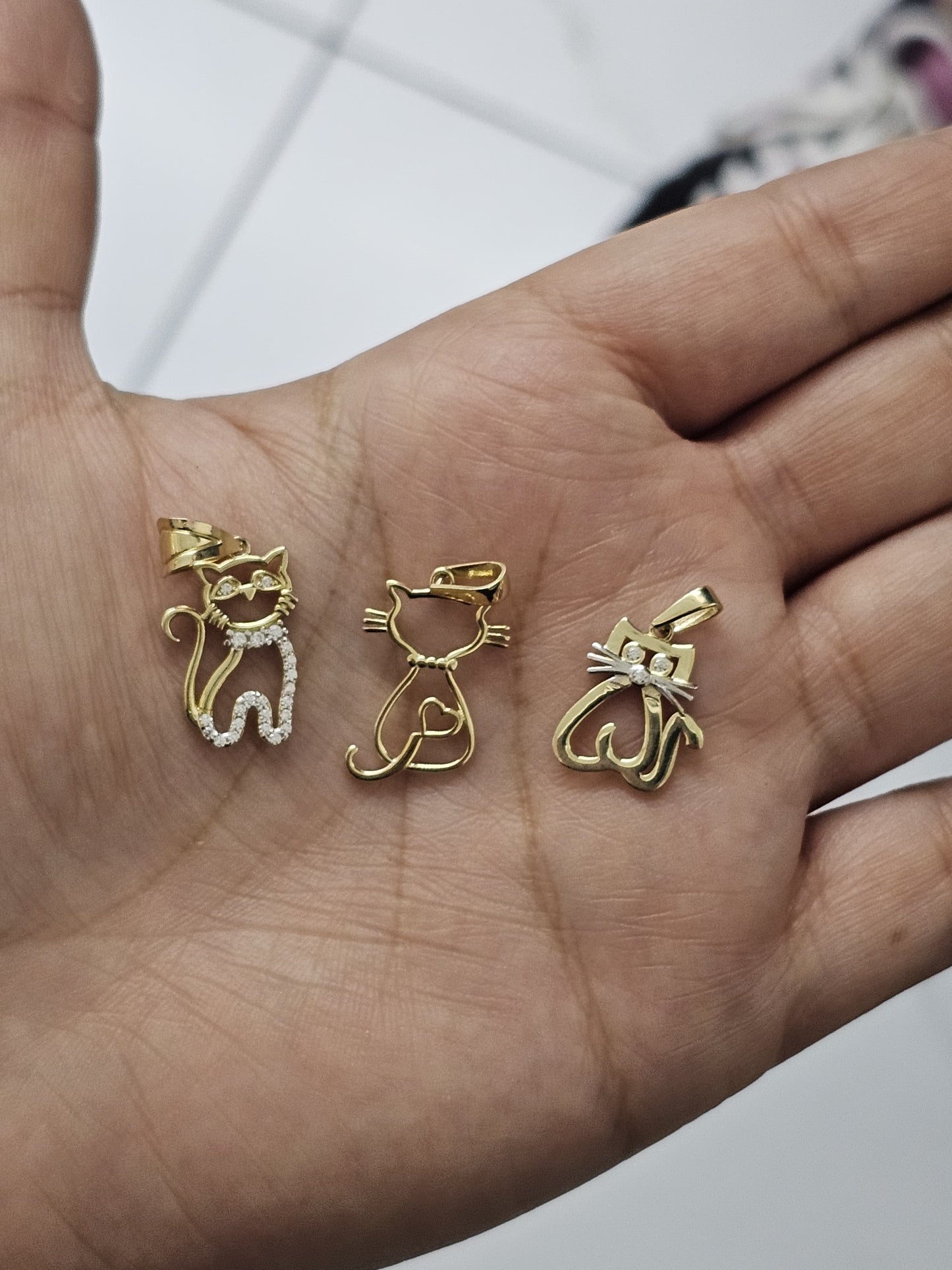 Dije gato contorno liso oro 10k