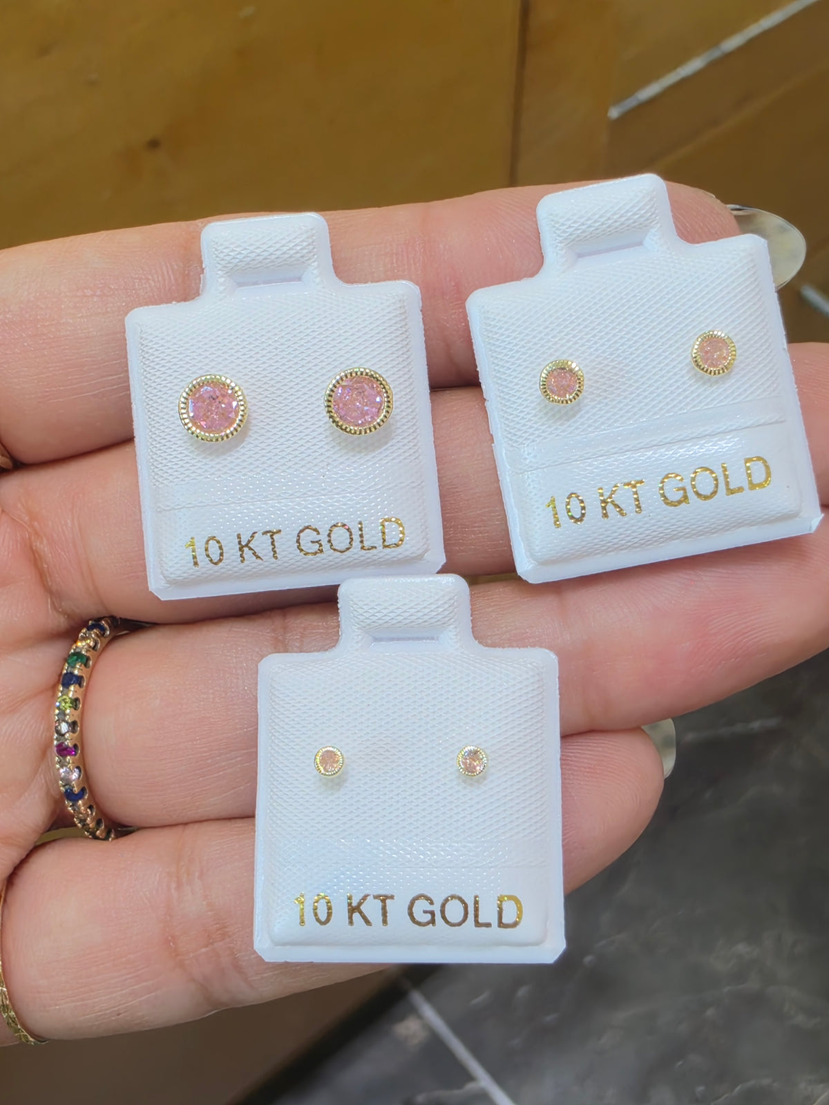 Par de Broquel bisel facetado básico baby rosa oro 10k
