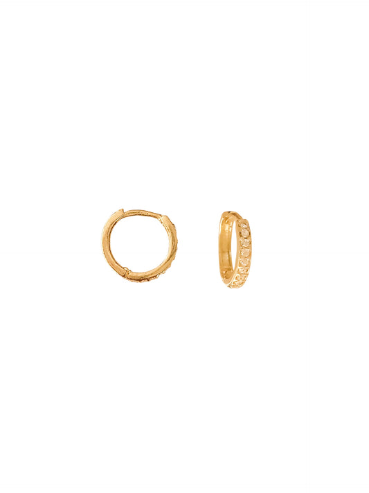 Huggies con piedras básico 1cm  oro 10k