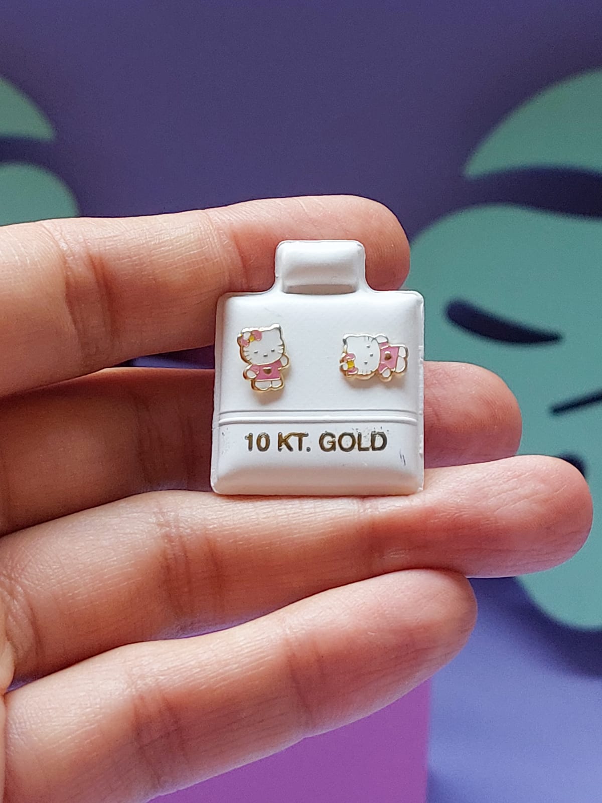Par de Broquel Kitty esmalte oro 10k